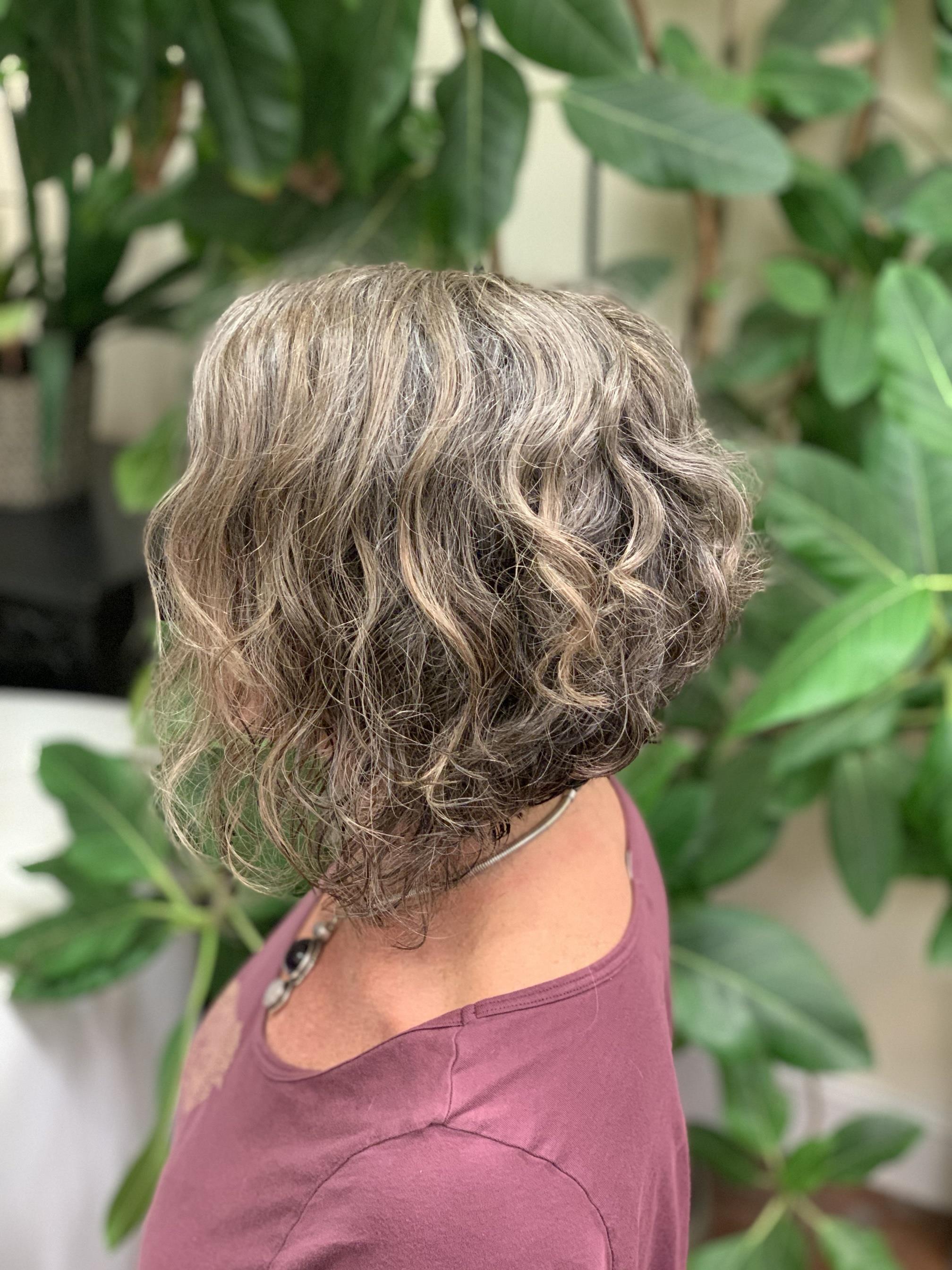 Lisa @Lisawilliamshair In Chico CA | Vagaro
